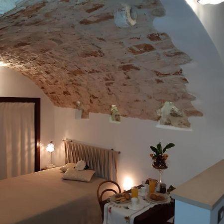 Donna Lucrezia Dimora A Corte B&B Κονβερσάνο Εξωτερικό φωτογραφία