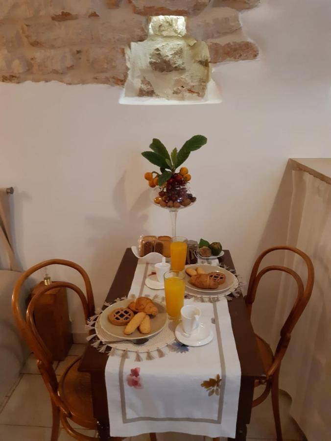 Donna Lucrezia Dimora A Corte B&B Κονβερσάνο Εξωτερικό φωτογραφία
